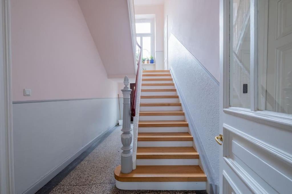 Design Altbautraum In Der - Naehe Dus & Dortmund & Koeln & Essen