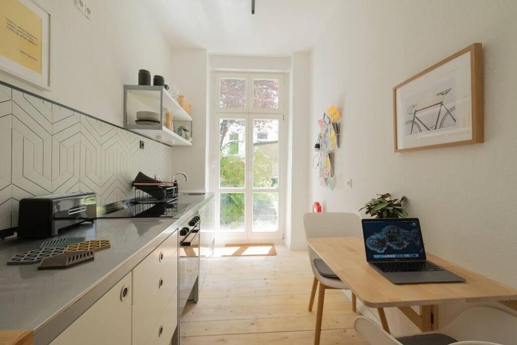 Apartment Design Altbautraum In Der - Naehe Dus & Dortmund & Koeln & Essen Wuppertal